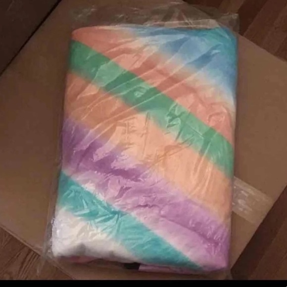 Victoria's Secret Round Palm Tree Towel - Picture 4 of 6